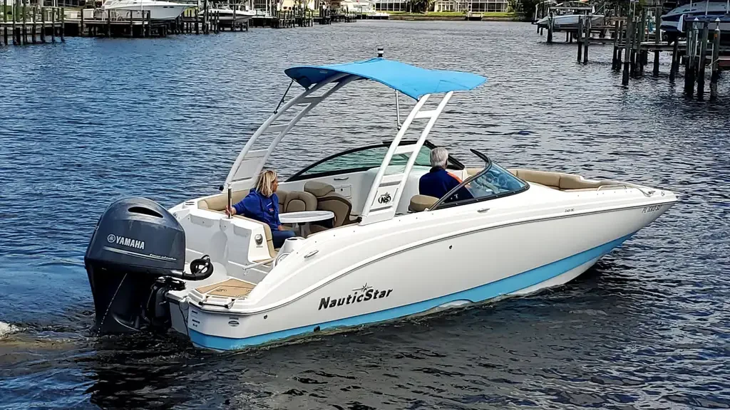 Nautic Star 243 DC 200PS - Mietboot von Amy's Boat Rental Cape Coral Florida - Bootsvermietung in Cape Coral Florida