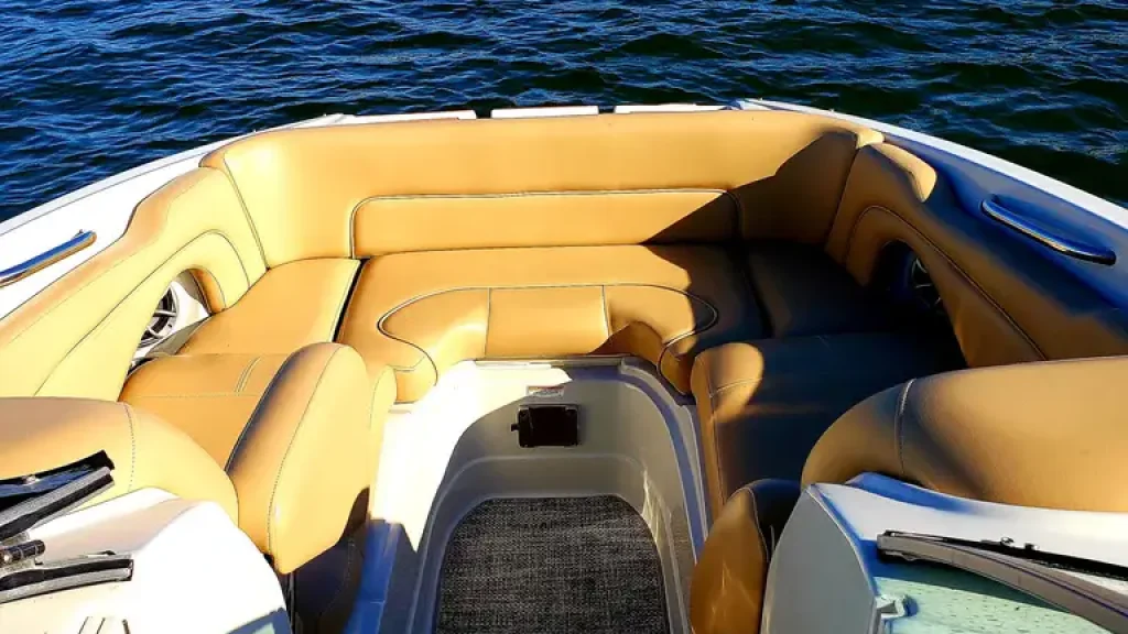Crownline E4 XS 250hp Rental Boat Bow - Amy's Boat Rental Cape Coral Florida