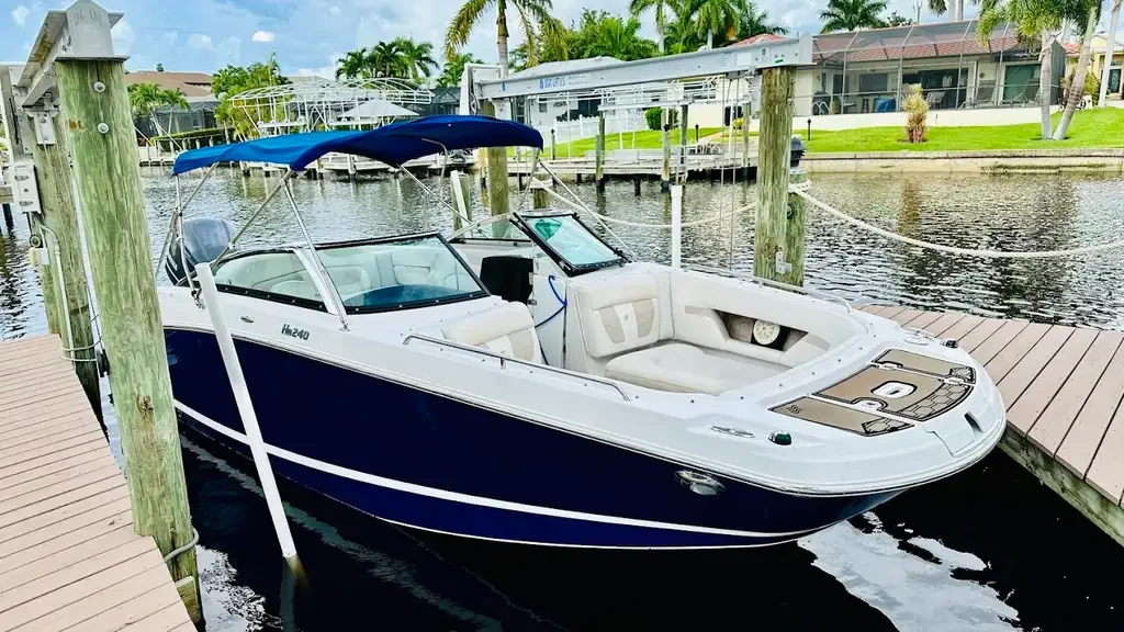 Four Winns HD 240 250hp Rental Boat Bow - Amy's Boat Rental Cape Coral Florida