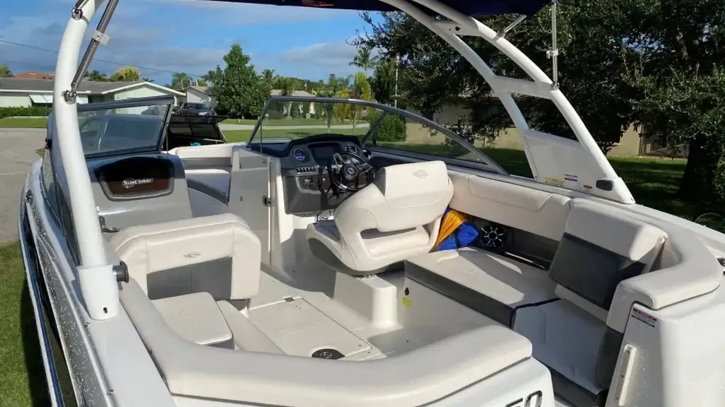 Chaparral Suncoast 250 300hp Rental Boat Stern - Amy's Boat Rental Cape Coral Florida