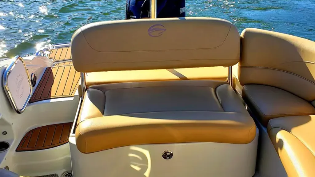 Crownline E4 XS 250hp Rental Boat Stern - Amy's Boat Rental Cape Coral Florida