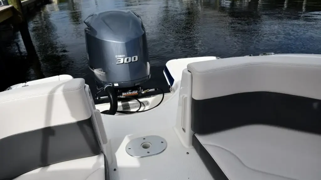 Chaparral Suncoast 250 300hp Rental Boat Outboard - Amy's Boat Rental Cape Coral Florida
