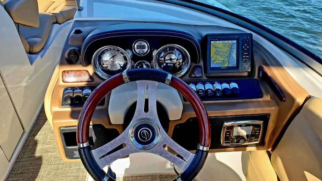 Crownline E4 XS 250hp Rental Boat Cockpit - Amy's Boat Rental Cape Coral Florida