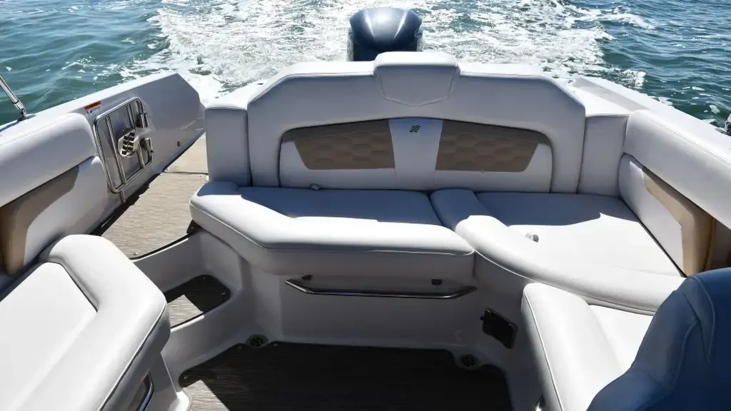 Four Winns HD 240 250hp Rental Boat Stern - Amy's Boat Rental Cape Coral Florida