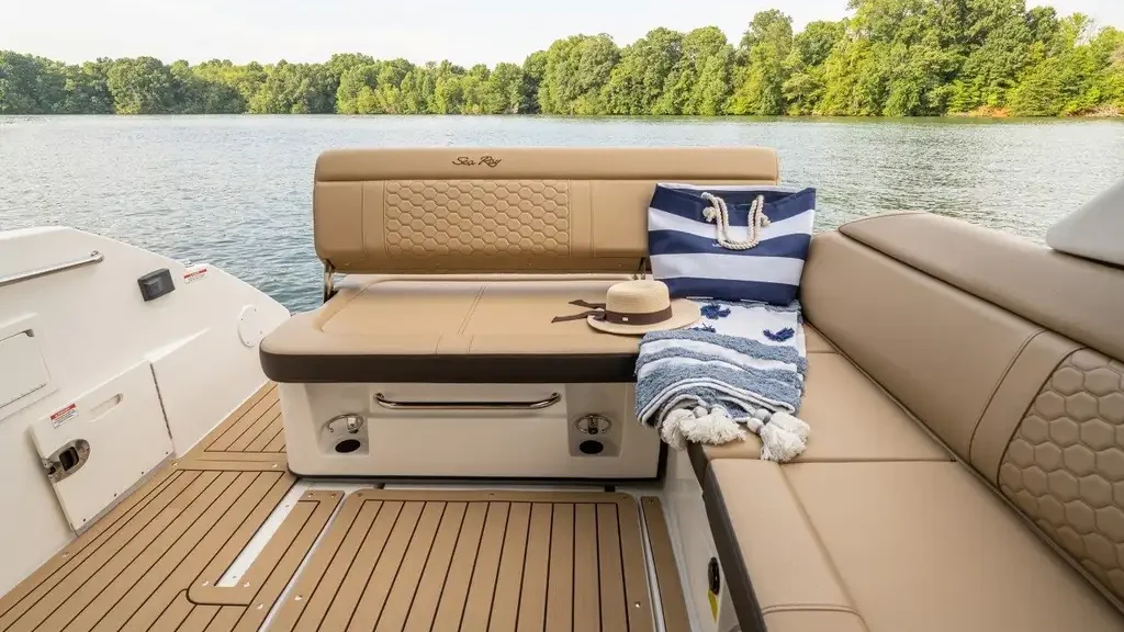 Sea Ray 250 SDX 250hp Rental Boat Stern - Amy's Boat Rental Cape Coral Florida