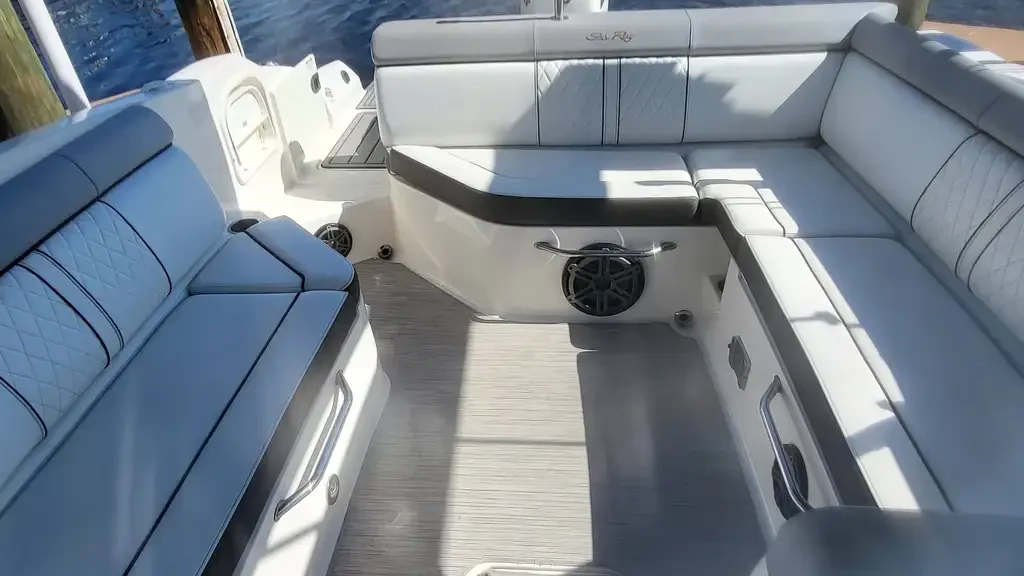 Sea Ray 270 SDX 350hp Rental Boat Stern - Amy's Boat Rental Cape Coral Florida